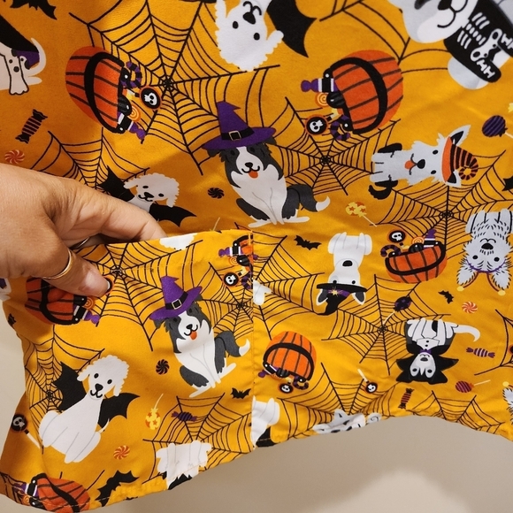 SERENE Uniformes Women's Halloween Puppies Scrub Top XL - Picture 4 of 9